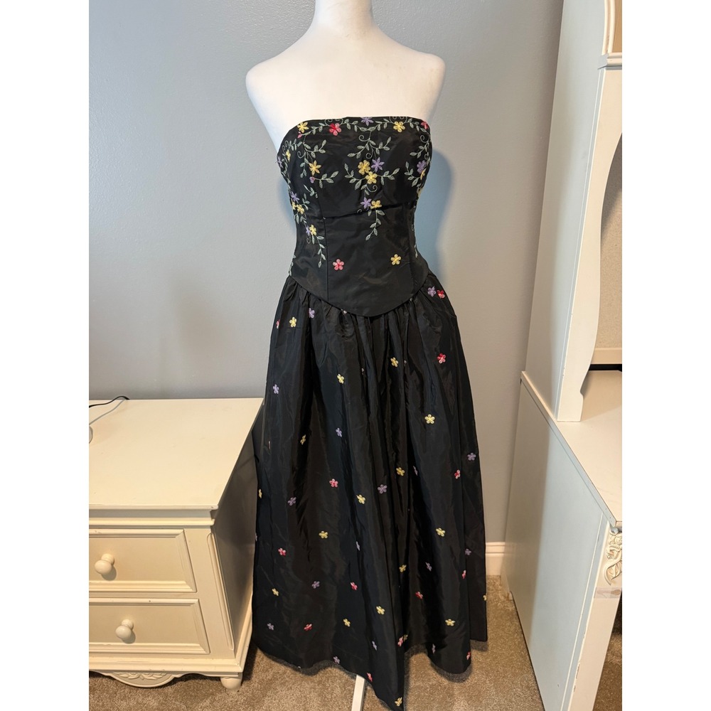 Alfred Angelo Black Floral Embroidered Strapless Basque Waist Ball Gown Dress